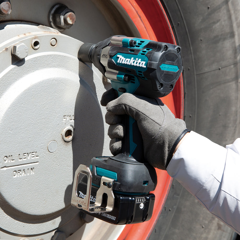 Makita akulöökmutrikeeraja töös