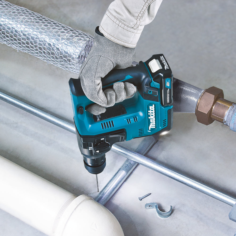 Makita 12V CXT akupuurvasar töös