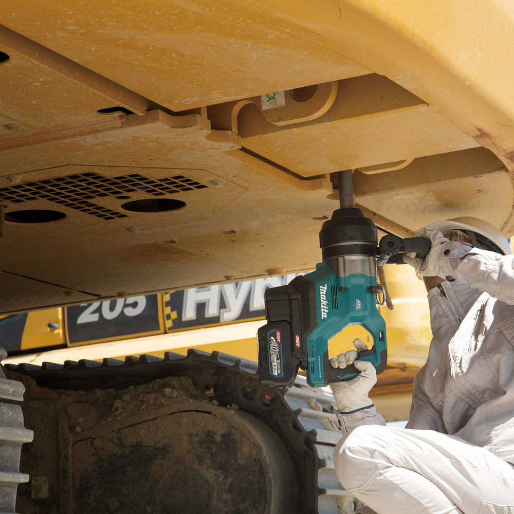 Makita 40V XGT akulöökmutrikeeraja töös